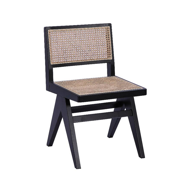 Houten stoel met schaarpoten en geweven rotan